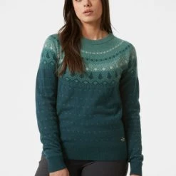 Helly Hansen 2023 Women's Hytte Merino Sweater -rei shop 63072 495 onbody1 34553.1659037374
