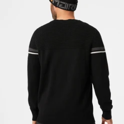 Helly Hansen 2023 Men's Carv Knitted Sweater -rei shop 65779 990 onbody2 77309.1659036152